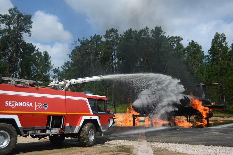 Formación aeroportuaria de extinción de incendios